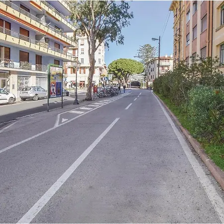 Dom wakacyjny Nice In W/ Wifi And 4 Bedrooms San Remo